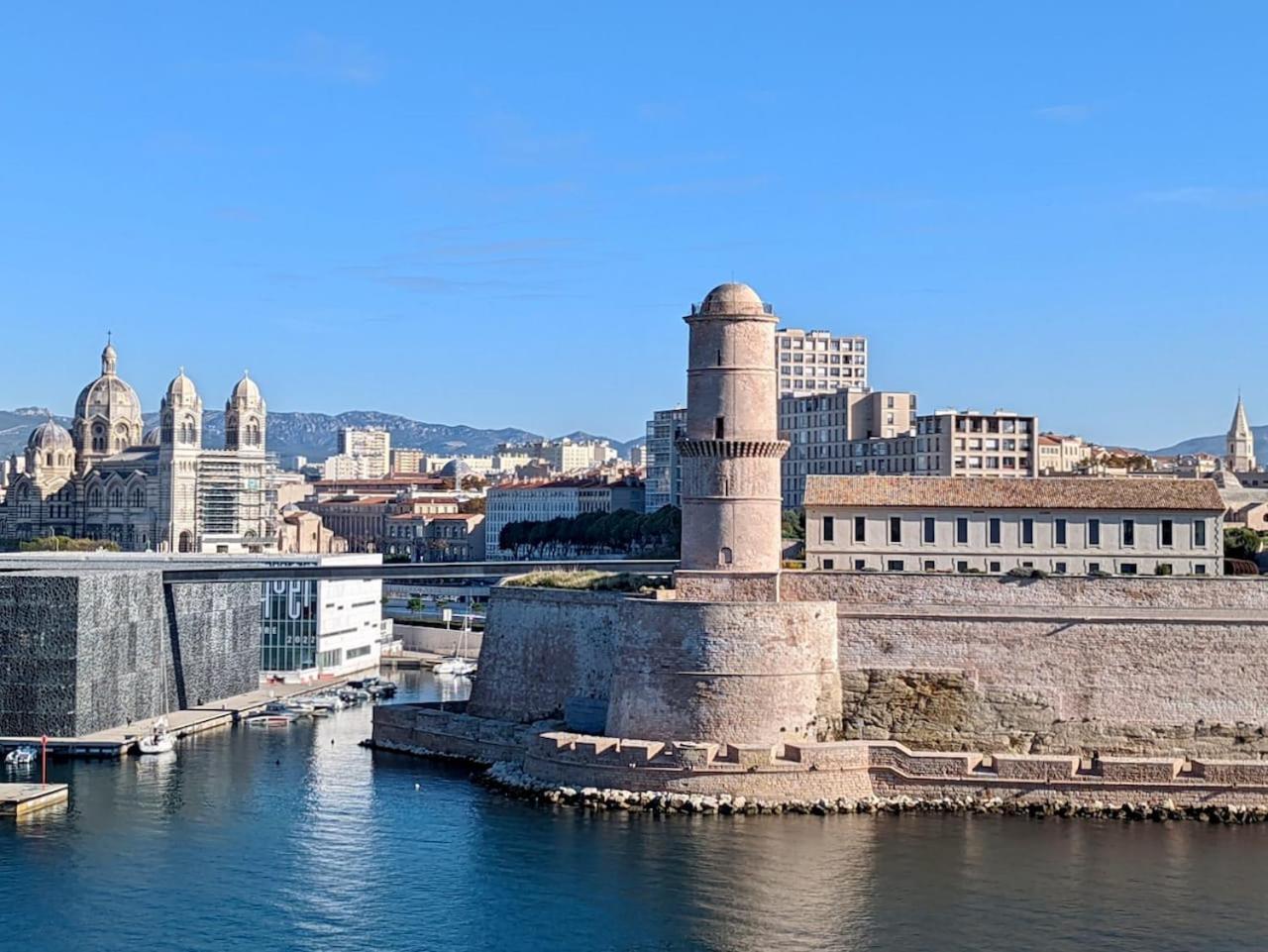 Studio Vieux-Port Vue Basilique Notre-Dame Marseille Exteriér fotografie